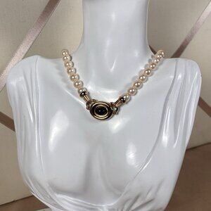 Signed RICHELIEU Vintage Faux Pearl Choker: Gold Tone & Black Cabochon A69